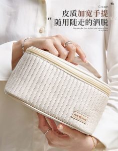 Collar cake cosmetic bag (Cream) - Image 4