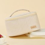 Collar cake cosmetic bag (Cream) - Image 3