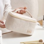 Collar cake cosmetic bag (Cream) - Image 2