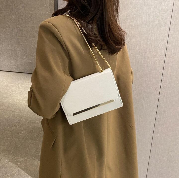 Simple texture bag (White) - Rajoki Earn