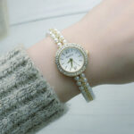 Rhinestone pearl strap watch (Gold)