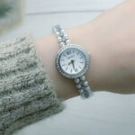 Rhinestone pearl strap watch (Silver)