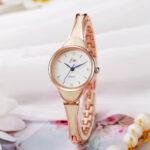 Simple casual bracelet watch [Gold]
