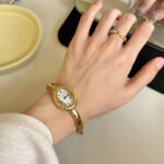 Bracelet oval shape watch [Gold White] - Image 4